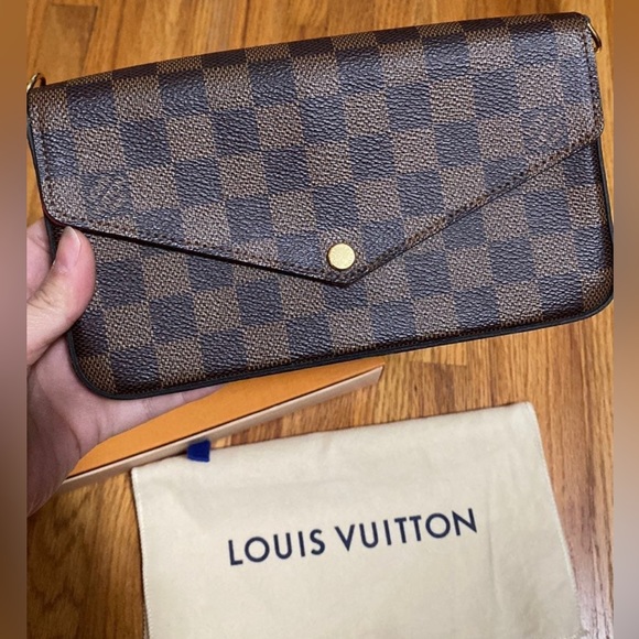 Louis Vuitton Felicie Pouchette - Picture 8 of 10